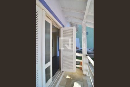 Sacada de casa à venda com 5 quartos, 257m² em Igara, Canoas