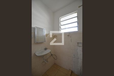 Banheiro de kitnet/studio para alugar com 1 quarto, 30m² em Praia de Belas, Porto Alegre