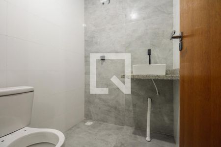 Banheiro  de apartamento à venda com 2 quartos, 39m² em Vila Granada, São Paulo