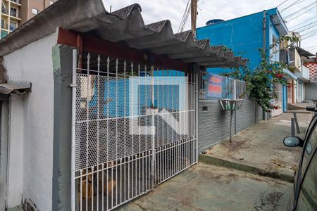 Casa à venda com 262m², 3 quartos e 1 vaga Casa à venda com 262m², 3 quartos e 1 vagaFachada
