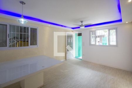 Sala de casa para alugar com 2 quartos, 101m² em Santo Amaro, São Paulo