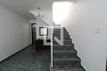 Escada de casa à venda com 3 quartos, 200m² em Vila Santa Maria, São Paulo