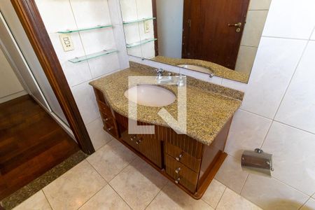 Banheiro da suíte de casa à venda com 3 quartos, 140m² em Residencial Terra Nova, Campinas