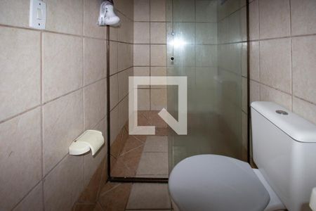 Banheiro de casa de condomínio para alugar com 1 quarto, 55m² em Itacorubi, Florianópolis