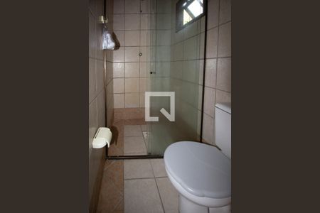 Banheiro de casa de condomínio para alugar com 1 quarto, 55m² em Itacorubi, Florianópolis