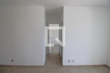 Corredor de apartamento para alugar com 2 quartos, 55m² em Todos Os Santos, Rio de Janeiro