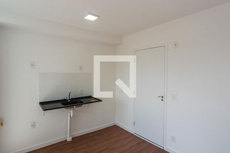 Cozinha de apartamento para alugar com 2 quartos, 36m² em Cidade Satelite Santa Barbara, São Paulo