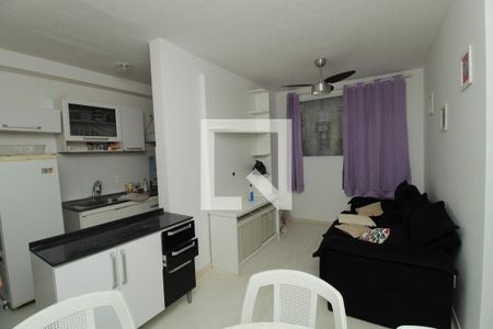 Sala de apartamento para alugar com 2 quartos, 44m² em Vargem Pequena, Rio de Janeiro