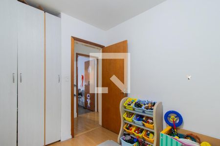 Casa à venda com 385m², 5 quartos e 9 vagas Casa à venda com 385m², 5 quartos e 9 vagasQuarto 2