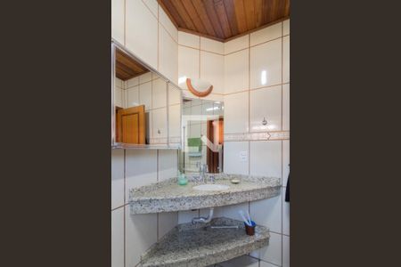 Casa à venda com 385m², 5 quartos e 9 vagas Casa à venda com 385m², 5 quartos e 9 vagasBanheiro