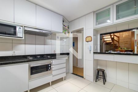 Casa à venda com 385m², 5 quartos e 9 vagas Casa à venda com 385m², 5 quartos e 9 vagasCozinha