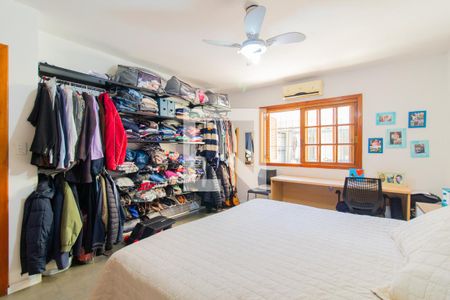 Casa à venda com 385m², 5 quartos e 9 vagas Casa à venda com 385m², 5 quartos e 9 vagasQuarto 3 - Suíte