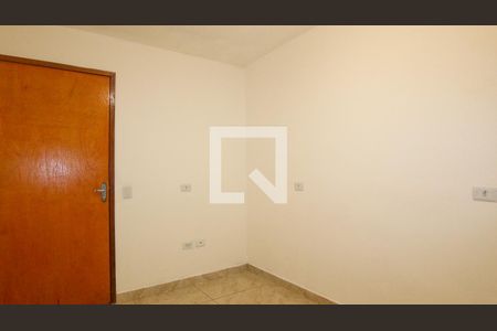 Quarto de casa para alugar com 1 quarto, 50m² em Jardim Santa Adélia, São Paulo