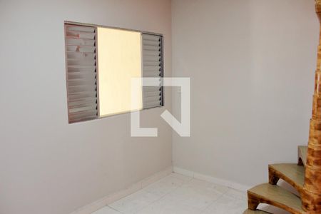 Quarto de casa para alugar com 2 quartos, 42m² em Jardim dos Ipês, Itaquaquecetuba