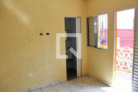 Quarto de casa para alugar com 2 quartos, 42m² em Jardim dos Ipês, Itaquaquecetuba