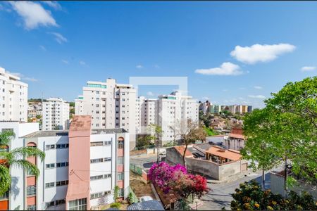 Sala de apartamento para alugar com 2 quartos, 99m² em Conjunto Califórnia, Belo Horizonte