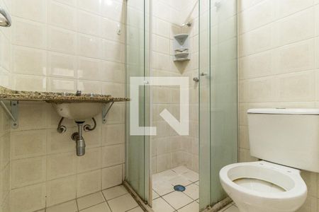 Banheiro de apartamento para alugar com 1 quarto, 28m² em Vila Buarque, São Paulo