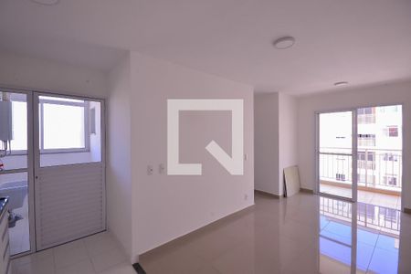 Sala de apartamento para alugar com 3 quartos, 61m² em Parque Fongaro, São Paulo