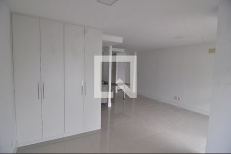 Sala e Quarto de apartamento para alugar com 1 quarto, 40m² em Freguesia de Jacarepaguá, Rio de Janeiro