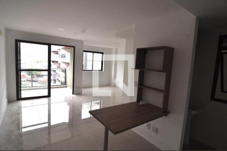 Sala de apartamento para alugar com 1 quarto, 40m² em Freguesia de Jacarepaguá, Rio de Janeiro