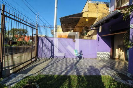 Pátio da frente  de casa à venda com 4 quartos, 300m² em Mato Grande, Canoas