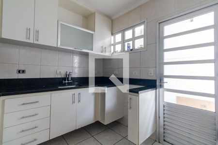Cozinha de casa de condomínio à venda com 2 quartos, 70m² em Vila Esperança, São Paulo
