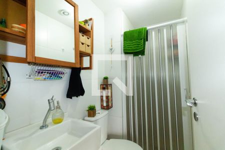 Banheiro de apartamento para alugar com 2 quartos, 48m² em Jaguaré, São Paulo
