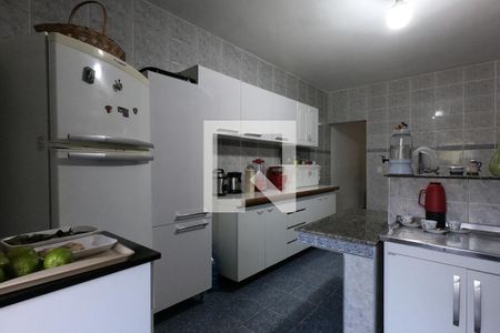 Cozinha de casa à venda com 3 quartos, 211m² em Jardim Maria Rosa, Taboão da Serra