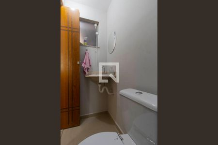 Lavabo de casa de condomínio para alugar com 2 quartos, 68m² em Vila Santana, São Paulo