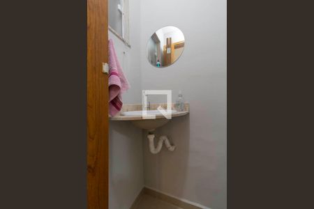 Lavabo de casa de condomínio para alugar com 2 quartos, 68m² em Vila Santana, São Paulo