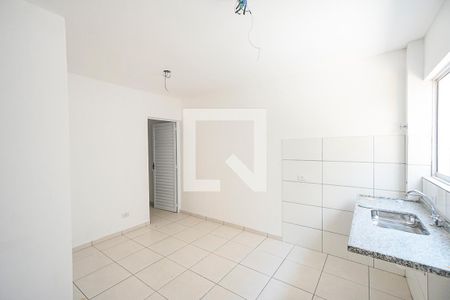 Sala e cozinha de apartamento para alugar com 1 quarto, 31m² em Penha de França, São Paulo