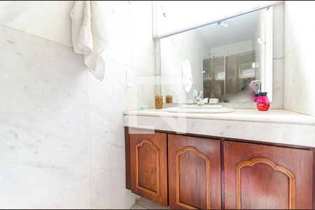 Banheiro de apartamento à venda com 3 quartos, 200m² em São Francisco, Niterói