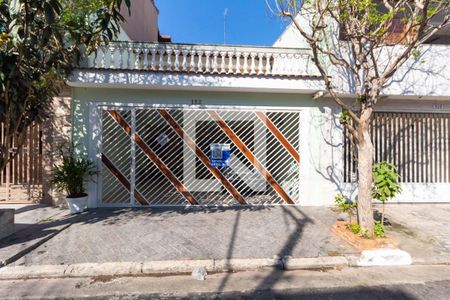 Fachada de casa à venda com 4 quartos, 250m² em Conjunto Habitacional Padre José de Anchieta, São Paulo