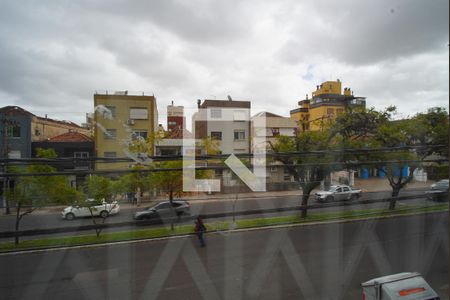 Sala_Vista  de apartamento à venda com 3 quartos, 87m² em Rio Branco, Porto Alegre