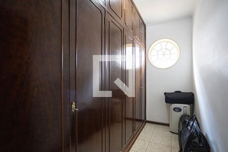 Casa para alugar com 300m², 3 quartos e 4 vagas Casa para alugar com 300m², 3 quartos e 4 vagasCloset
