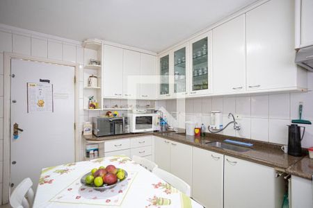 Casa para alugar com 300m², 3 quartos e 4 vagas Casa para alugar com 300m², 3 quartos e 4 vagasCozinha