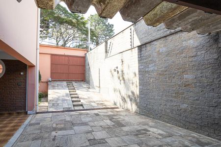 Casa para alugar com 300m², 3 quartos e 4 vagas Casa para alugar com 300m², 3 quartos e 4 vagasQuintal