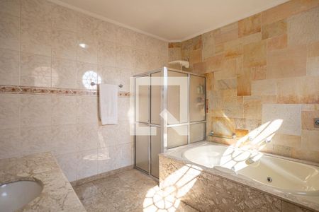 Casa para alugar com 300m², 3 quartos e 4 vagas Casa para alugar com 300m², 3 quartos e 4 vagasBanheiro 2