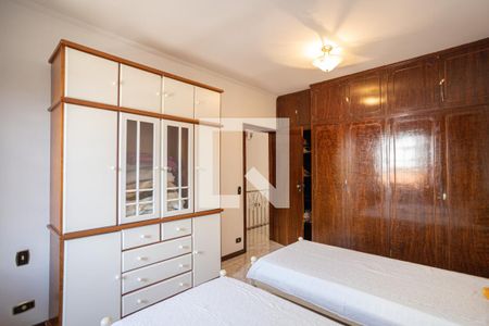 Casa para alugar com 300m², 3 quartos e 4 vagas Casa para alugar com 300m², 3 quartos e 4 vagasQuarto 2