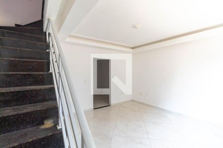 Sala de casa de condomínio para alugar com 3 quartos, 150m² em Vila Ré, São Paulo