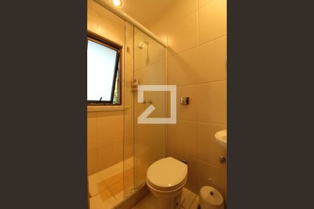 Casa à venda com 769m², 5 quartos e 4 vagas Casa à venda com 769m², 5 quartos e 4 vagasBanheiro de Serviço