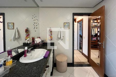 Casa à venda com 769m², 5 quartos e 4 vagas Casa à venda com 769m², 5 quartos e 4 vagasBanheiro - Suíte 4