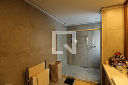 Casa à venda com 769m², 5 quartos e 4 vagas Casa à venda com 769m², 5 quartos e 4 vagasBanheiro - Suíte 1