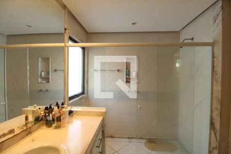 Casa à venda com 769m², 5 quartos e 4 vagas Casa à venda com 769m², 5 quartos e 4 vagasBanheiro - Suíte 2