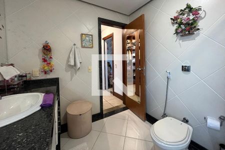 Casa à venda com 769m², 5 quartos e 4 vagas Casa à venda com 769m², 5 quartos e 4 vagasBanheiro - Suíte 4