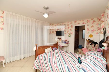 Casa à venda com 769m², 5 quartos e 4 vagas Casa à venda com 769m², 5 quartos e 4 vagasSuíte 4