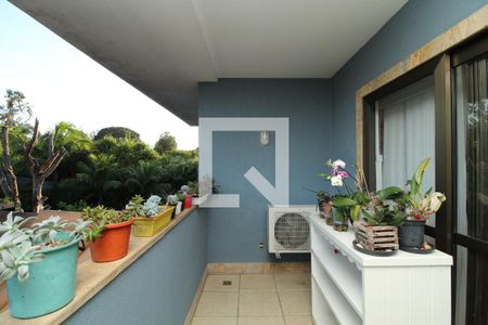 Casa à venda com 769m², 5 quartos e 4 vagas Casa à venda com 769m², 5 quartos e 4 vagasVaranda - Suíte 4