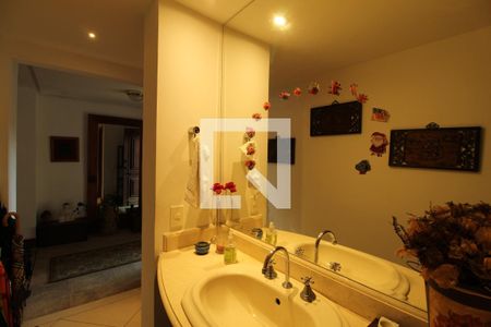 Casa à venda com 769m², 5 quartos e 4 vagas Casa à venda com 769m², 5 quartos e 4 vagasBanheiro Social