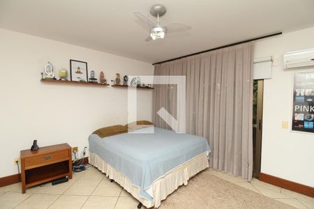 Casa à venda com 769m², 5 quartos e 4 vagas Casa à venda com 769m², 5 quartos e 4 vagasSuíte 2