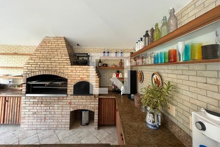 Casa à venda com 769m², 5 quartos e 4 vagas Casa à venda com 769m², 5 quartos e 4 vagasEspaço Gourmet